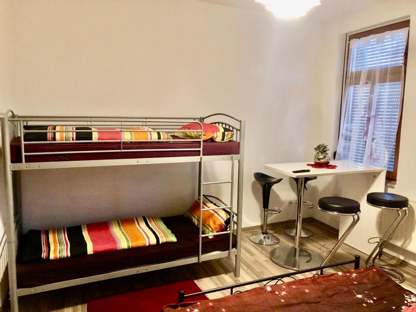 Ferienzimmer Healing Und Montuerwohnung Weissenfels Luaran gambar