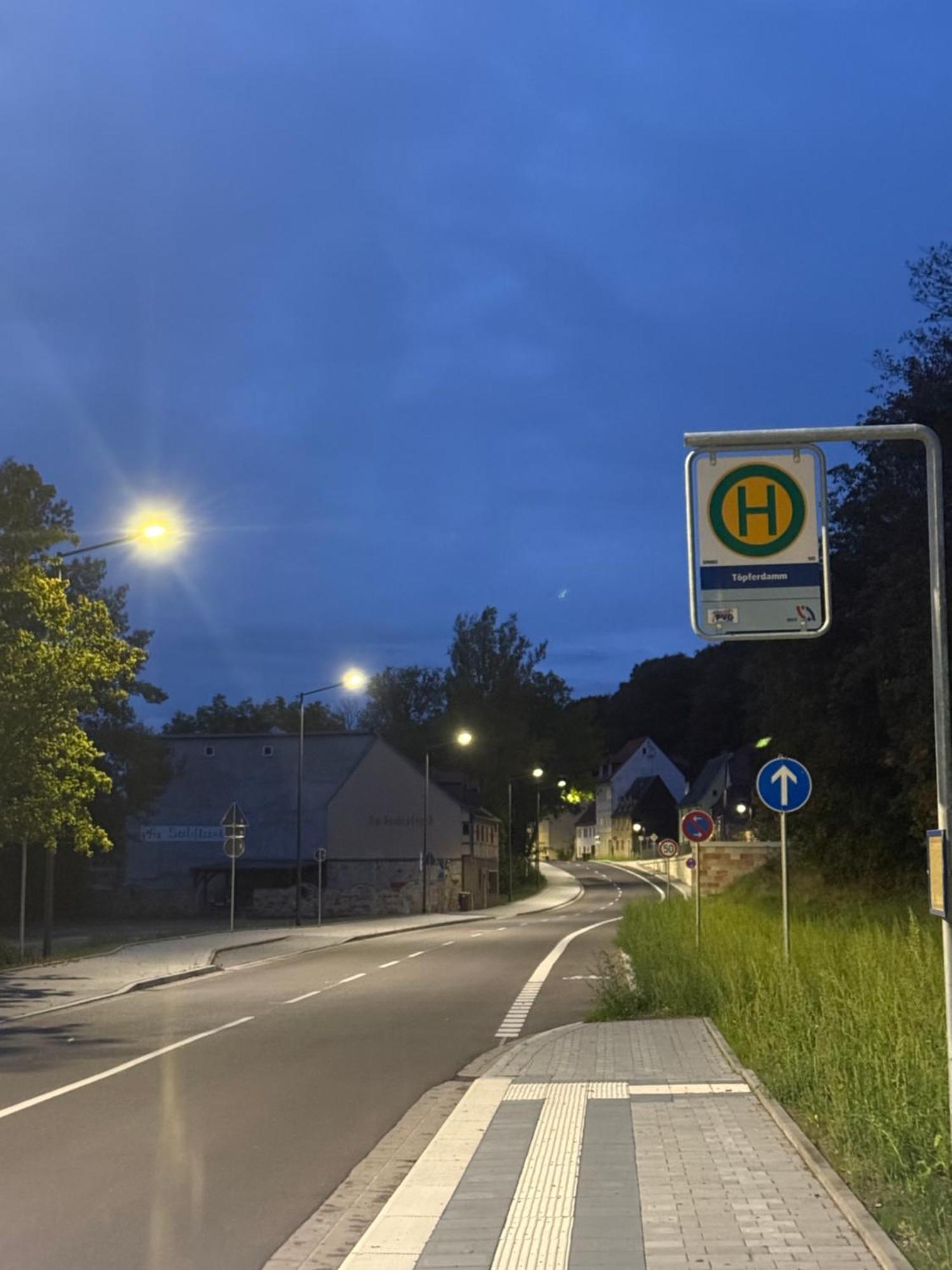 Ferienzimmer Healing Und Montuerwohnung Weissenfels Luaran gambar
